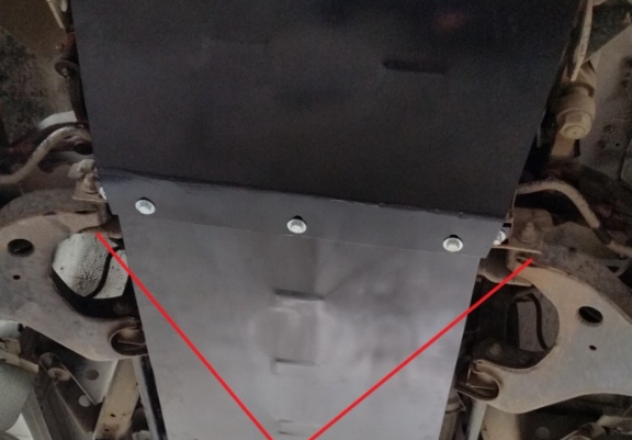 Steel skid plate for the protection of the engine and the radiator for Nissan Pick Up