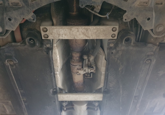 Aluminum catalytic converter plate/cat lock for Lexus UX