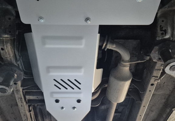 Aluminum gearbox skid plate for Chevrolet Tracker