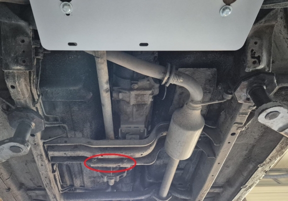 Aluminum gearbox skid plate for Chevrolet Tracker