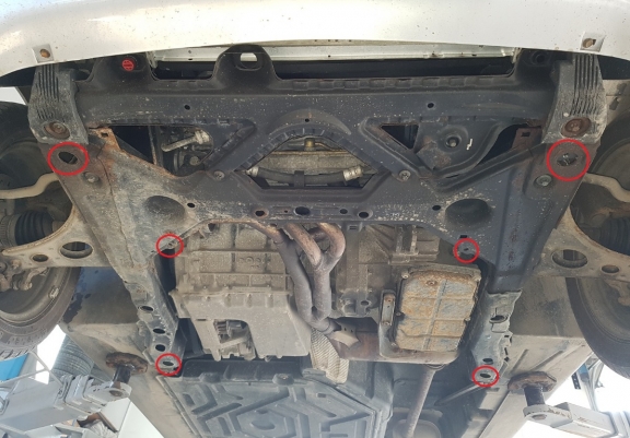 Steel skid plate for the protection of the engine and the gearbox for Mercedes Vaneo W414