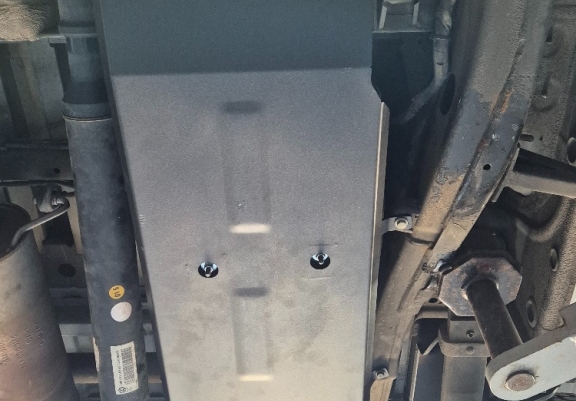 Steel fuel tank skid plate  for Volkswagen Amarok - Only for versions without factory protections