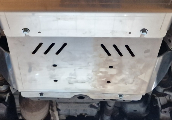 Aluminum skid plate for Toyota Hilux Revo