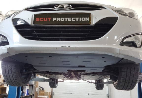 Steel skid plate for the protection of the engine and the gearbox for Hyundai i40