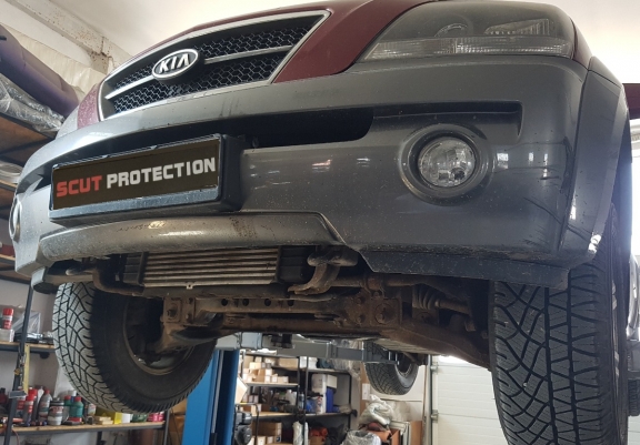 Steel skid plate for the protection of the engine and the radiator for Kia Sorento