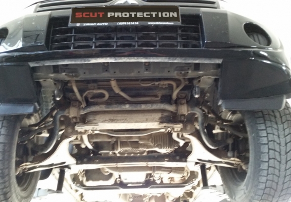 Steel skid plate for the protection of the engine and the radiator for Mitsubishi Pajero 4 (V80, V90)