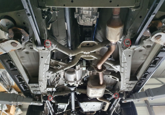 Steel transfer case skid plate for Suzuki Jimny - 3-door model