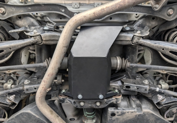 Steel diferential skid plate for Subaru Forester