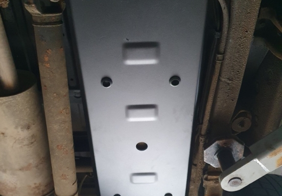Steel fuel tank skid plate for Fiat Fullback