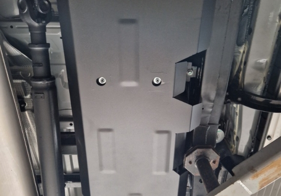 Steel fuel tank skid plate for Evo Cross 4