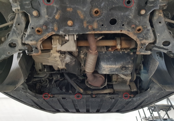 Steel skid plate for Ford Transit Connect